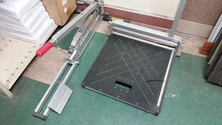 laminate floor cutter
