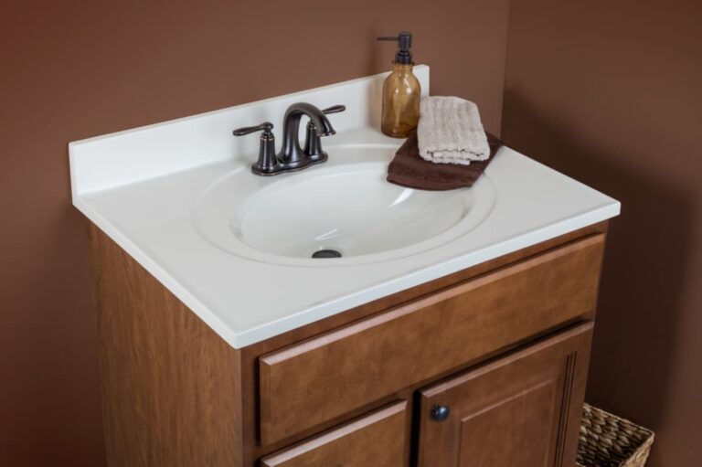 Linen-on-Wolf-Classic-Saginaw-Chestnut