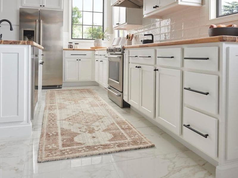 white kitchen cabinets